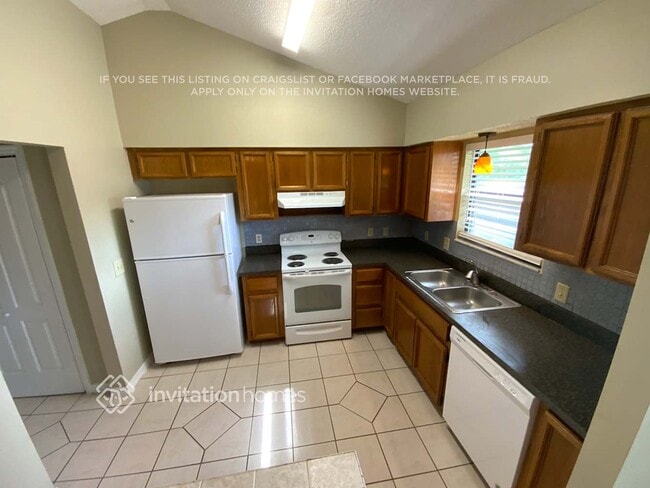 Photo - 1810 Farm Way