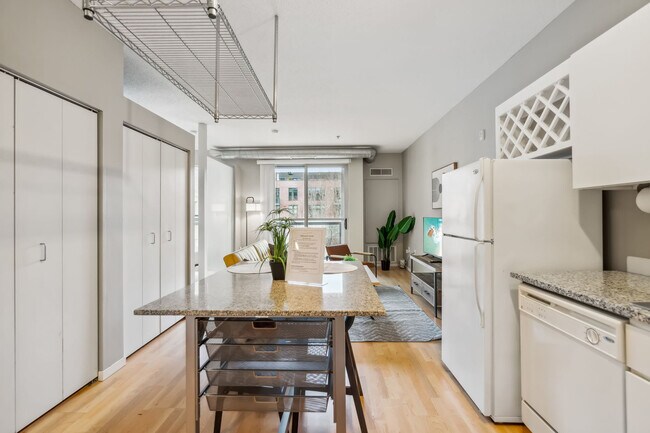 Photo - 616 Washington Ave S Unidad SI ID1014638P