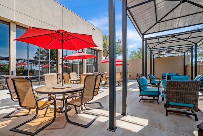 Building Photo - Central Plaza Living Rental