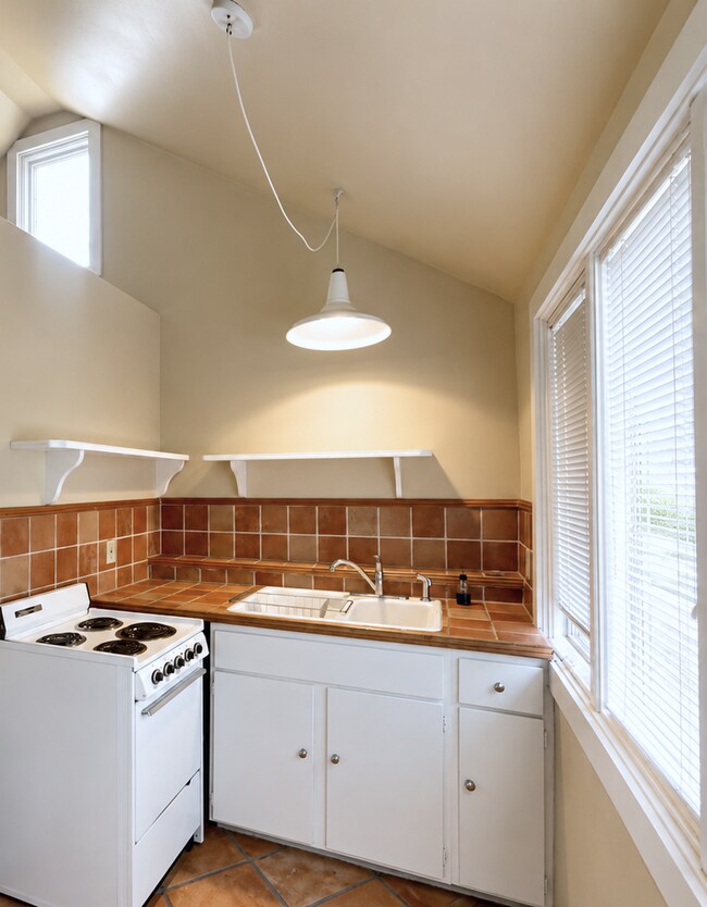 Photo - Charming Cottage for Rent Near UT