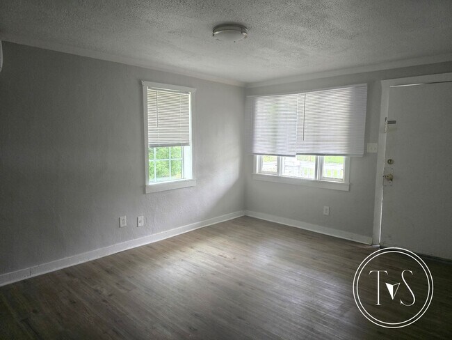 Photo - 17 Dutton St