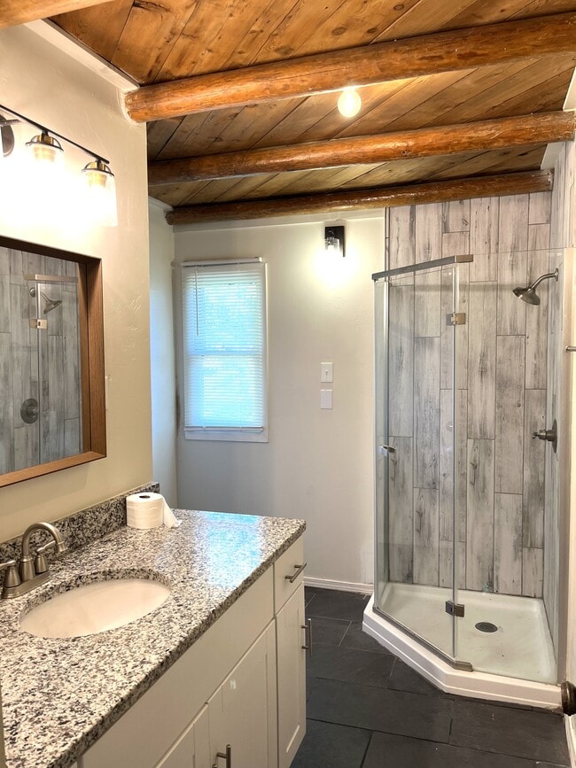 Photo - 834 S Western St