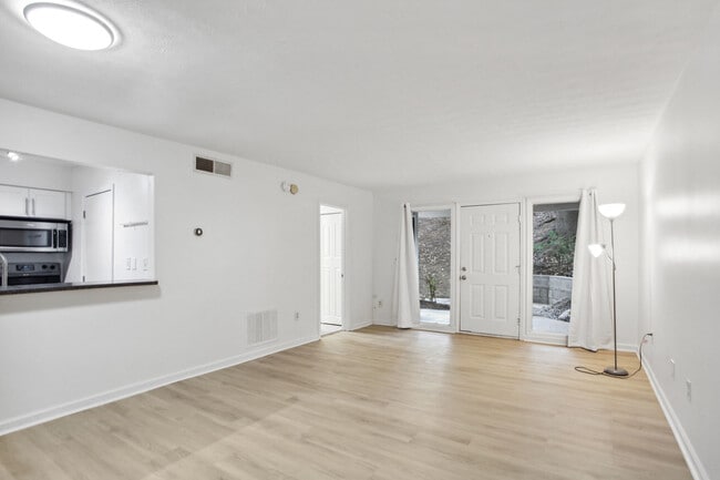 Photo - 1150 Collier Rd NW Unidad k19