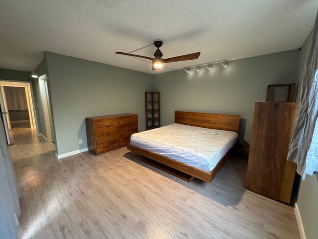 Photo - 3/2 with 2 car carport East Honolulu Unit 410/E