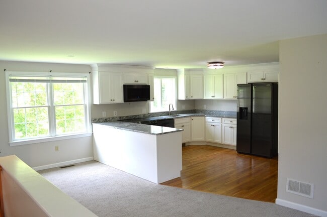 Photo - 1349 Farmington Ave