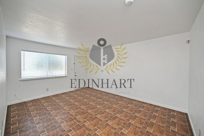Photo - 2303 S Poppy Ave