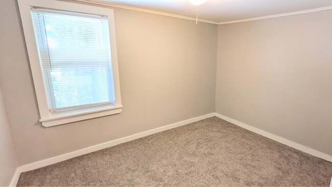 Photo - 707 Pawling Ave Unit 2