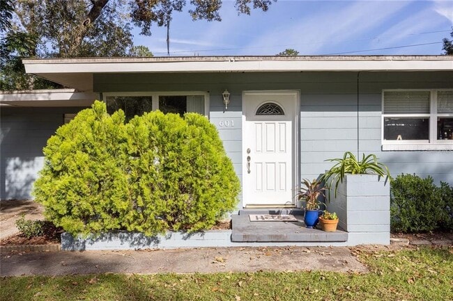 Photo - 601 NW 34th Ter