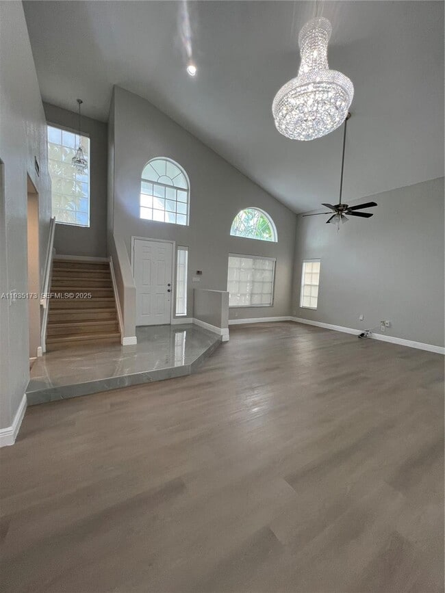 Photo - 1075 Spyglass