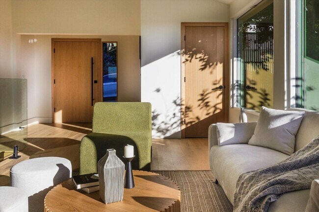 Photo - 1930 Kemper St