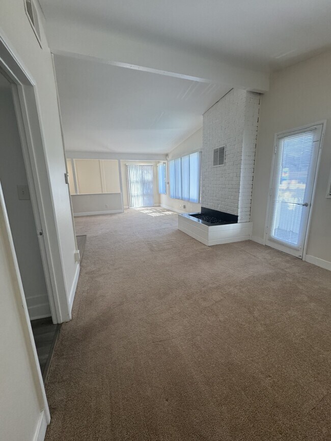 11680 Bellagio Rd