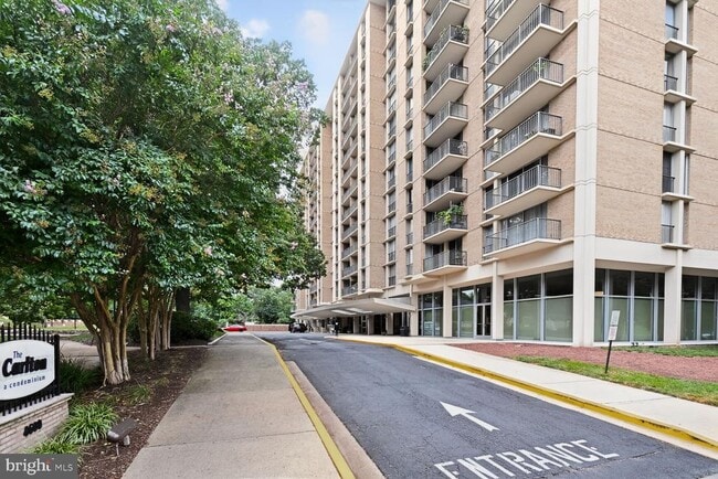 Building Photo - 4600 S Four Mile Run Dr Unit 1212 Rental
