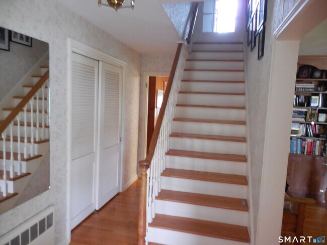 Photo - 16 Shorelands Dr