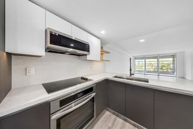 Photo - 3151 S Palm Aire Dr Unit 407