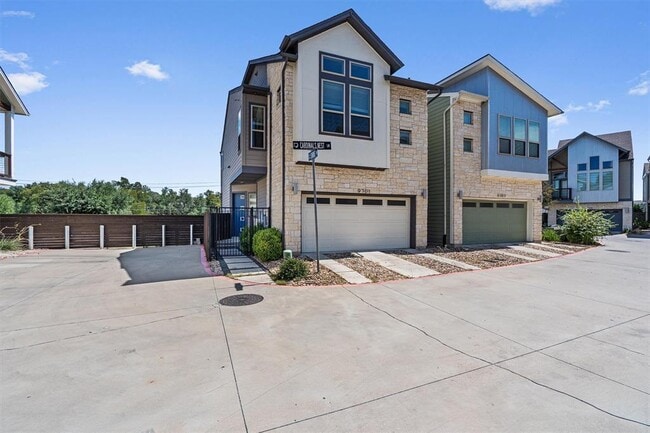Building Photo - 9301 Cardinals Nest Ln Rental