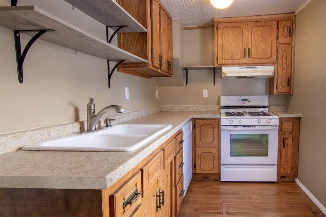 Photo - 1038 Summer St NE