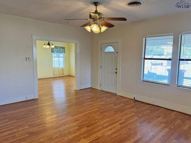 Photo - 1823 11th St