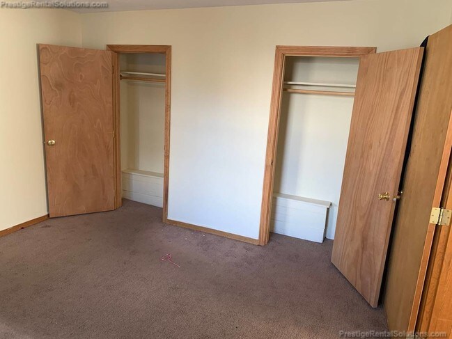 Building Photo - 96 Nichols Ave Unit B