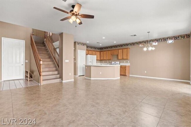 Photo - Lovely 5 Bed, 1 Bed Down
