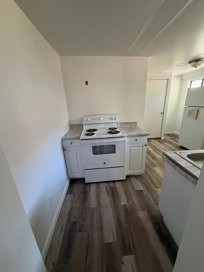 Photo - 208 Utica St Unit 3