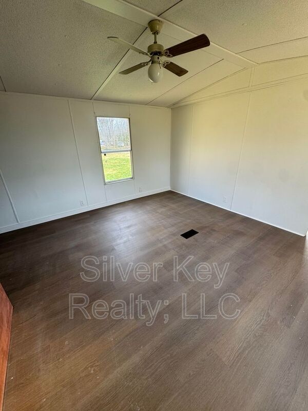 Photo - 3631-3637 Sweetwater Vonore Road