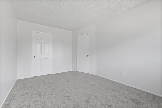Photo - Raintree Apartments