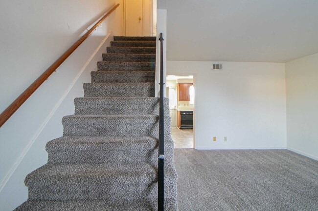 Photo - 1603-10 Minglewood Drive