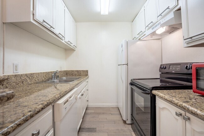 Photo - 1 Bedroom / 1 Bathroom Rear Condo Unit Unit 121