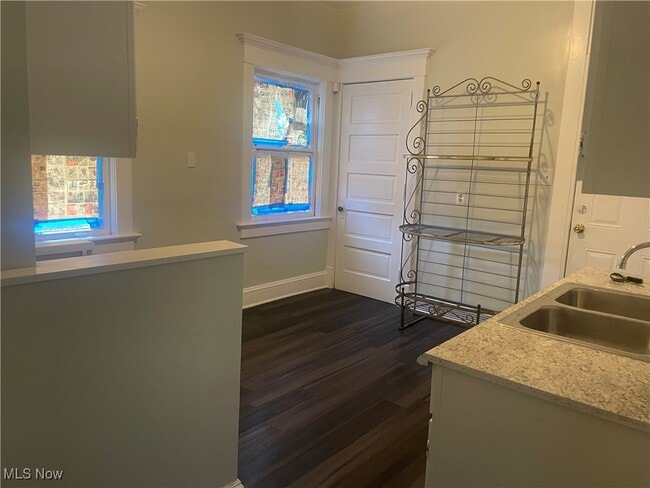 Photo - 1420 Ansel Rd