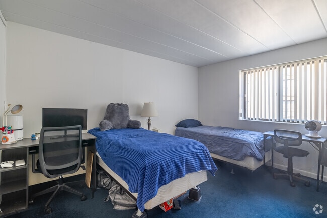 3BR, 2BA - 1,200SF - Bedroom