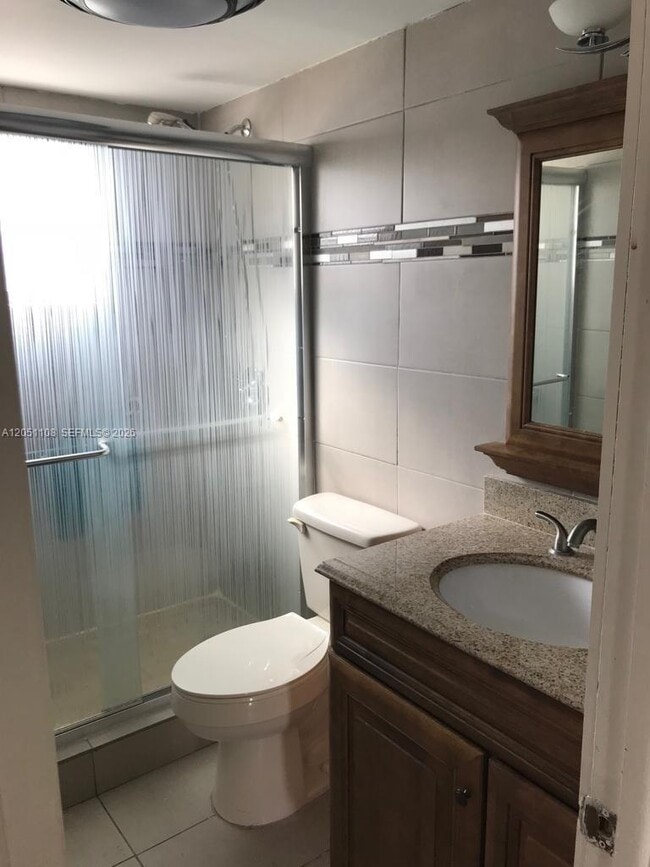Photo - 1655 W 44th Pl Unidad 304