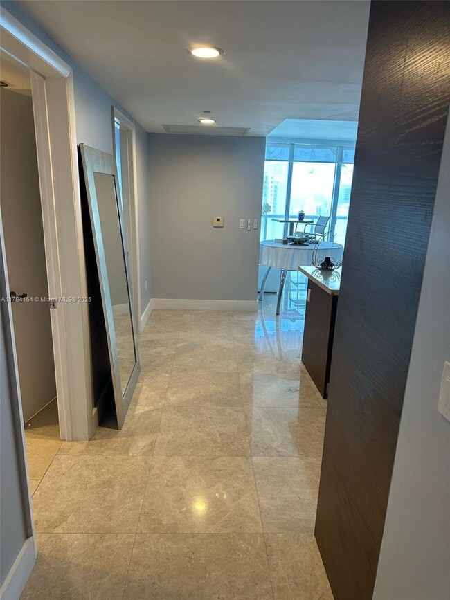 Photo - 495 Brickell Ave Condo Unit 5211