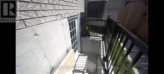 Photo - 72 Graihawk Dr