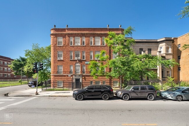 Photo - 5732-34 W Washington 109-111 N Menard Chicago, IL 60644