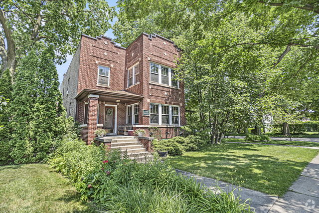 Building Photo - 1701 Dempster St Rental