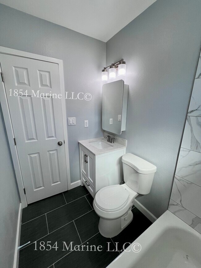 Photo - 1854 Marine Ave
