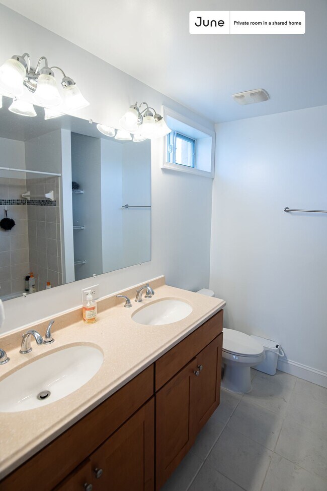 Photo - Room in Shared 3 bed/3.5 bath home Unit A