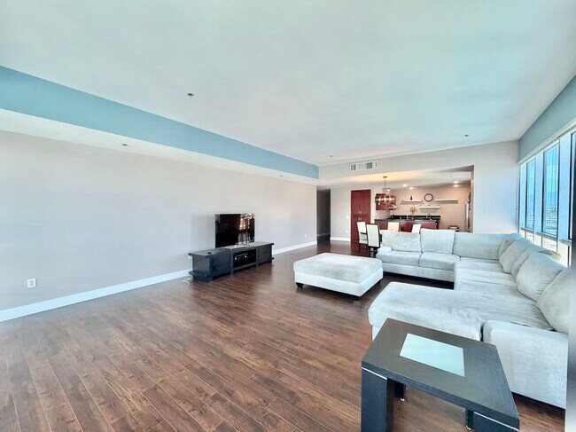 Photo - 4575 Dean Martin Dr