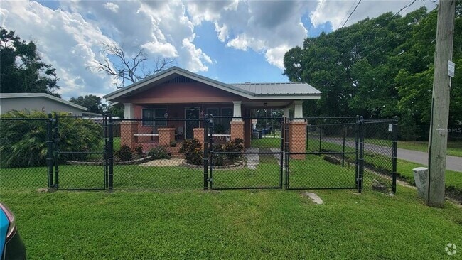 Building Photo - 9907 Maggie St Rental