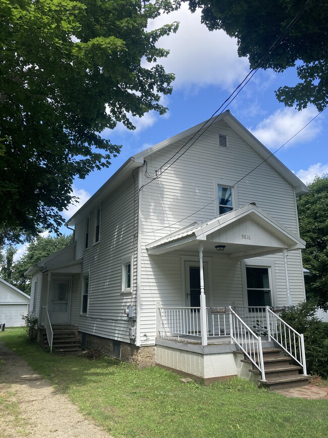 Photo - 9816 Bateman Avenue House
