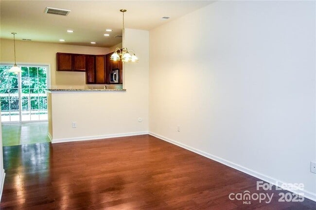 Photo - 194 Limerick Rd