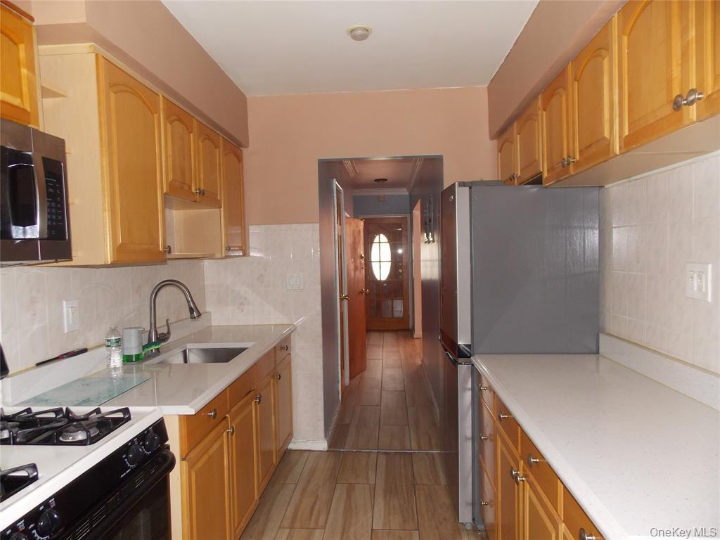 Photo - 2927 Throop Ave