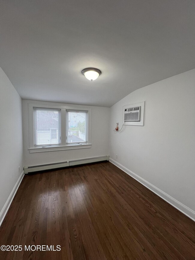 Photo - 52 Dunbar Ave