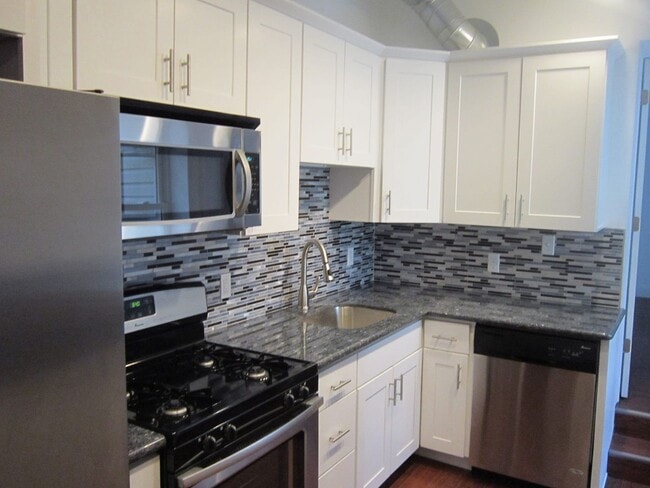 Building Photo - 2528 Carey Wy Unit #1