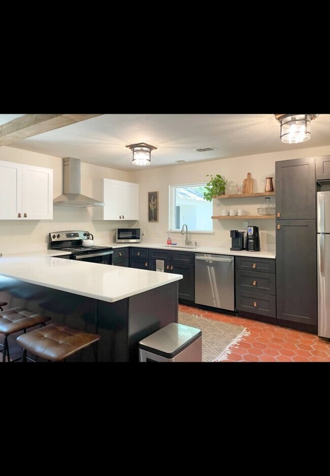 Photo - 758 RSCR 1490 Point - Furnished Home