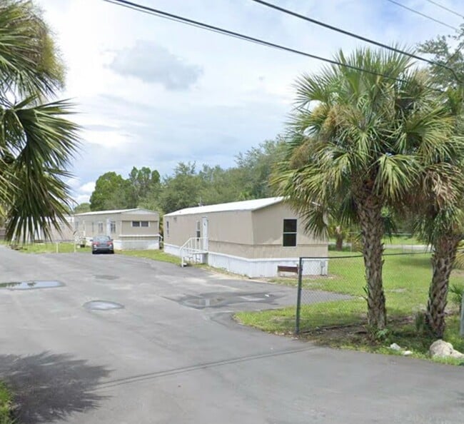 Building Photo - Two Bedroom One Bath Manufactured Home