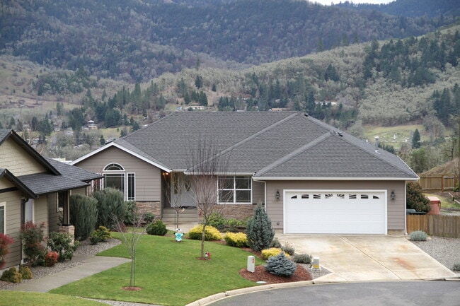 Fantastic Views from this 3 Bedroom Home! - Fantastic Views from this 3 Bedroom Home!