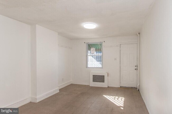 Photo - 2031 Wakeling St