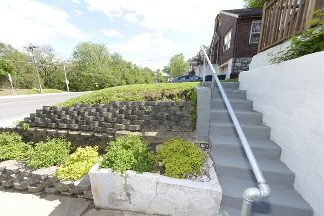 Photo - 1275 N Florissant Rd