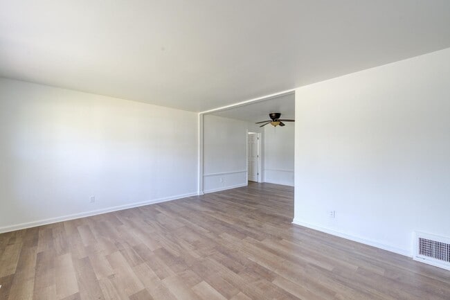 Photo - 49 Forestwood Dr